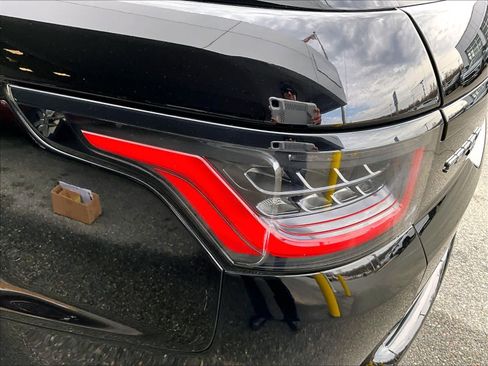 Used 2022 Land Rover Range Rover Sport HSE Silver Edition image 34