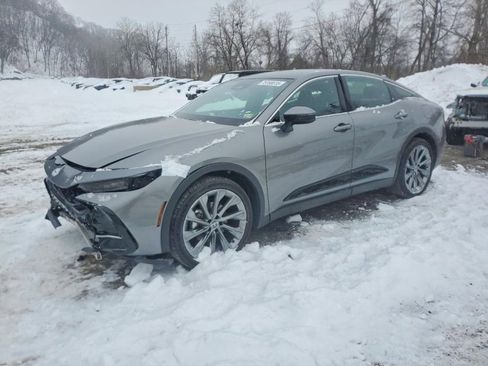 Used 2023 Toyota Crown LIMITED w/ Advanced Technology Package image 3