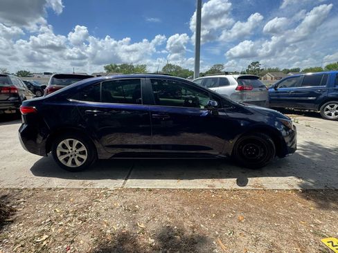 Used 2021 Toyota Corolla LE FWD image 5