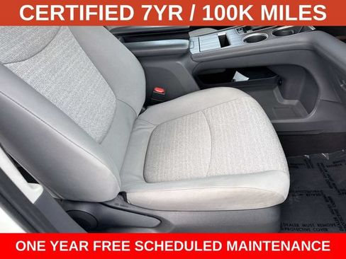 Used 2024 Toyota Sienna LE AWD/4WD image 10