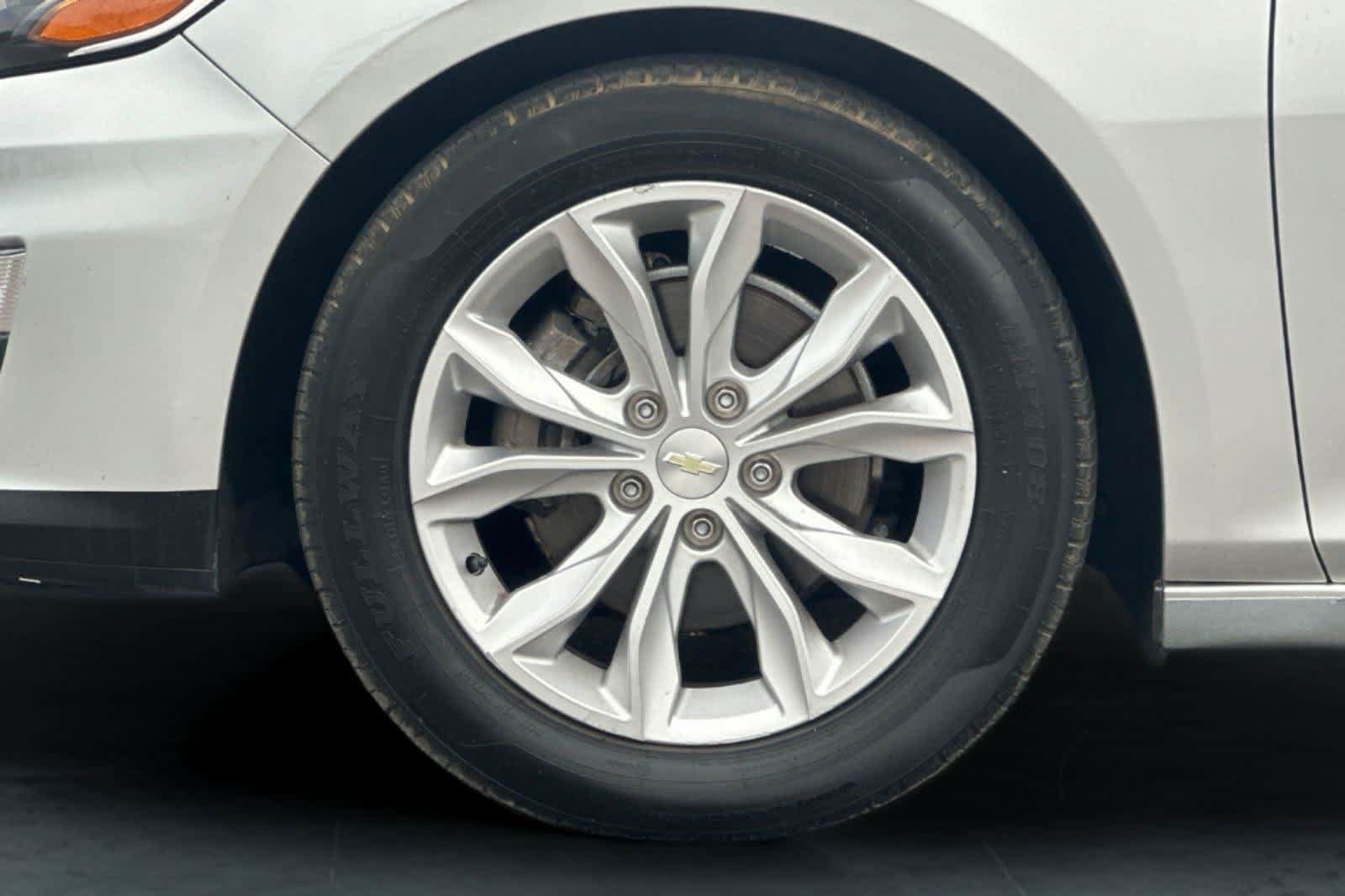Used 2020 Chevrolet Malibu LT FWD image 29