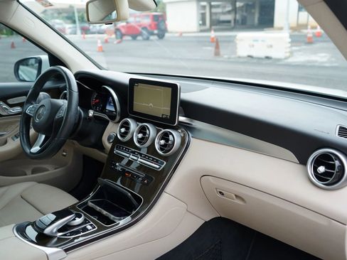 Used 2017 Mercedes-Benz GLC 300 image 19