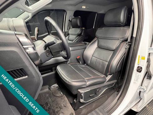 Used 2024 Ford F350 Lariat w/ Lariat Ultimate Package image 3