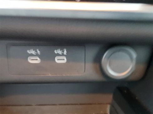 Certified 2025 Nissan Rogue SV image 19