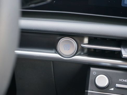 Used 2025 Hyundai Tucson SE FWD image 18