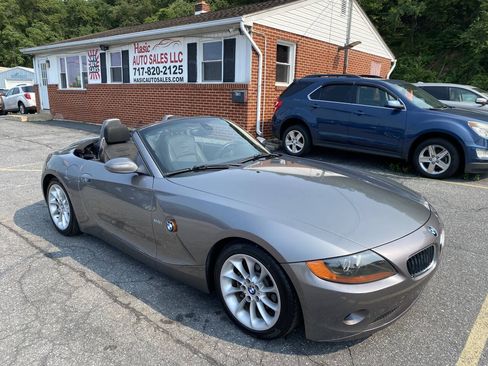 Used 2004 BMW Z4 2.5i RWD image 2