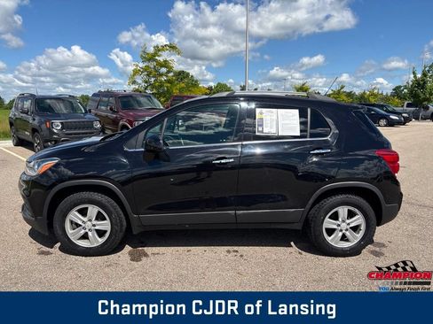 Used 2019 Chevrolet Trax LT w/ LT Convenience Package AWD/4WD image 4