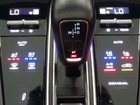 Certified 2023 Porsche Cayenne Turbo S AWD/4WD image 29