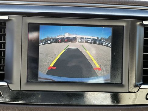 Used 2018 Chrysler Pacifica Touring-L image 30