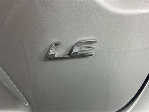 Used 2021 Toyota Corolla LE FWD image 24