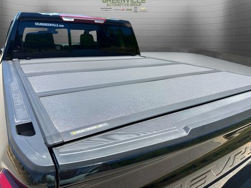 Used 2025 Chevrolet Silverado 1500 RST AWD/4WD image 31