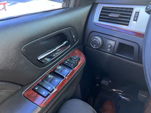 Used 2012 Cadillac Escalade Premium image 23