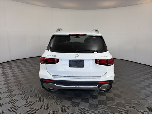 Certified 2022 Mercedes-Benz GLB 250 4MATIC image 9