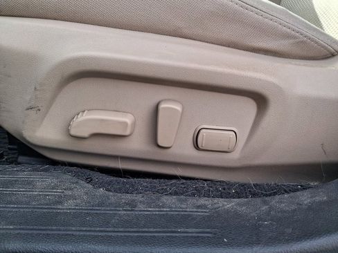 Used 2017 Subaru Outback 2.5i Premium image 19