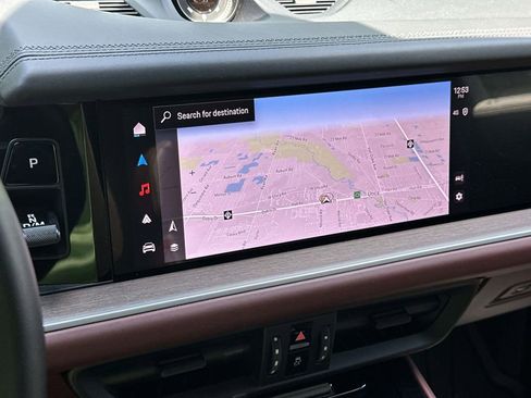 Certified 2025 Porsche Cayenne Coupe AWD/4WD image 25