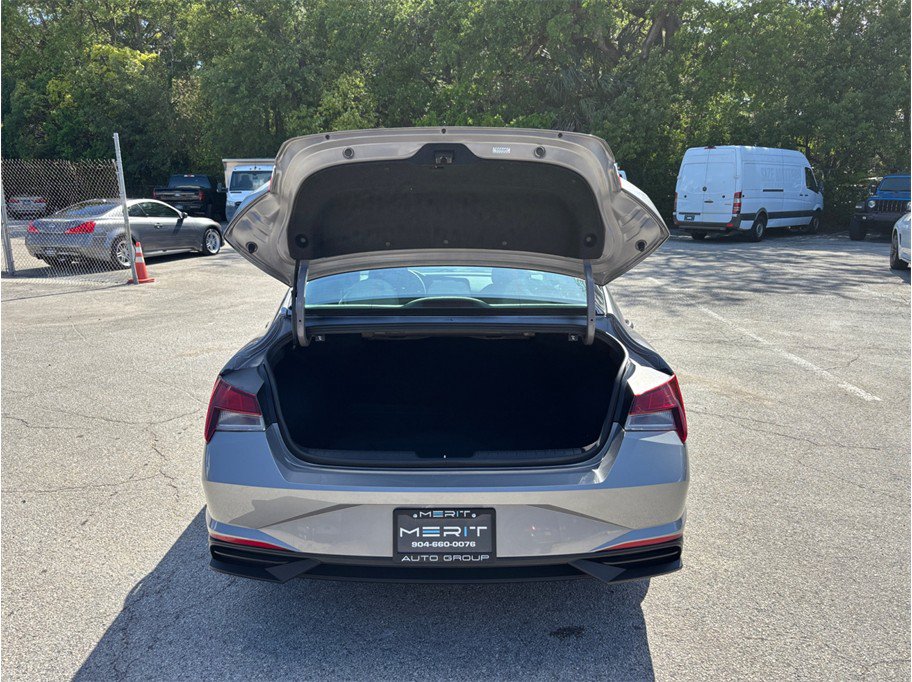Used 2023 Hyundai Elantra SEL w/ Convenience Package FWD image 39