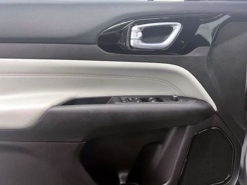 Used 2024 Jeep Compass Limited AWD/4WD image 16