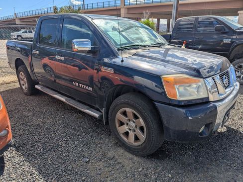 Used 2011 Nissan Titan SV w/ SV Value Truck Pkg AWD/4WD image 4
