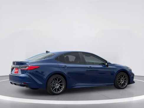 Used 2025 Toyota Camry XSE FWD image 7