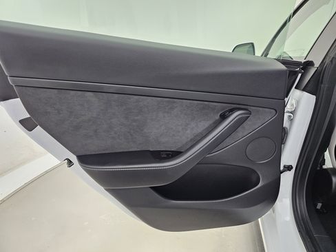 Used 2021 Tesla Model 3 Standard Range Plus image 20