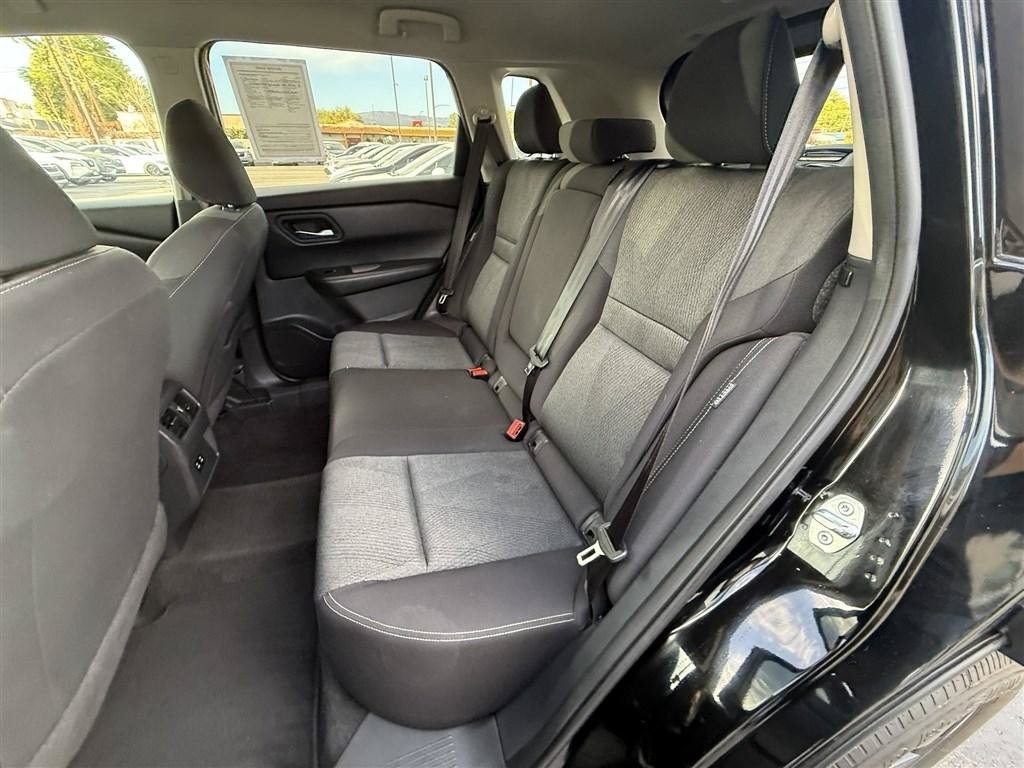 Used 2024 Nissan Rogue SV AWD/4WD image 19