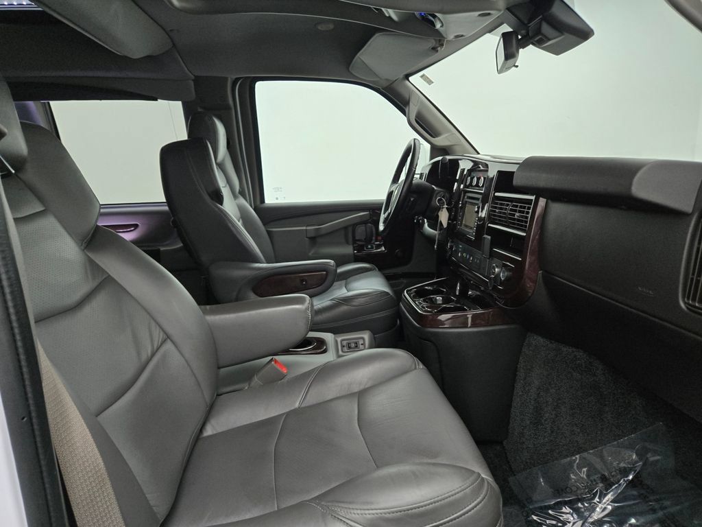 Used 2021 Chevrolet Express 2500 w/ Enhanced Convenience Package RWD image 30