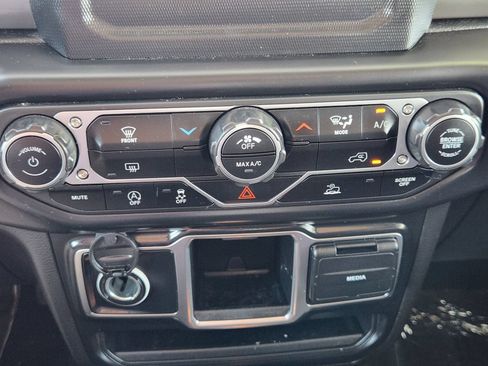 Used 2022 Jeep Wrangler Unlimited Sport AWD/4WD image 27