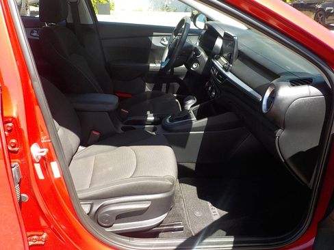 Used 2023 Kia Forte LXS w/ LXS Technology Package image 15