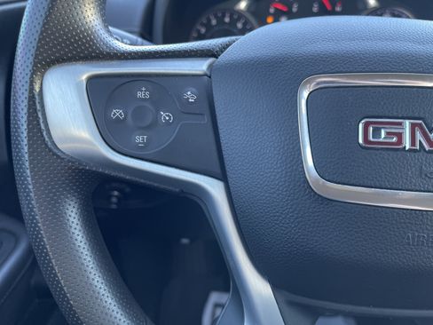 Used 2023 GMC Terrain SLE w/ Driver Convenience Package image 17