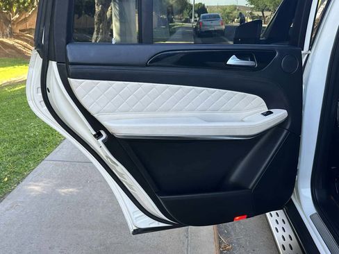 Used 2019 Mercedes-Benz GLS 550 4MATIC image 54