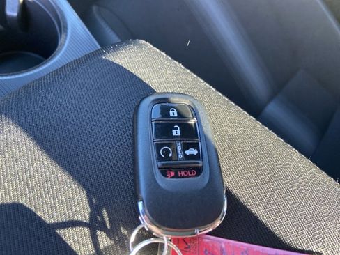 Used 2025 Honda Civic Sport image 40