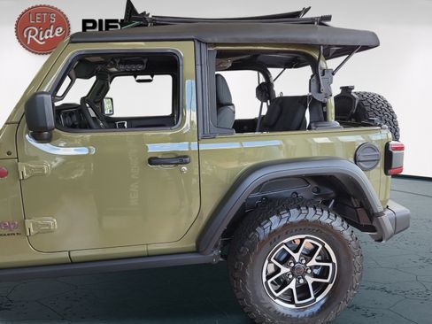New 2025 Jeep Wrangler Rubicon AWD/4WD image 15