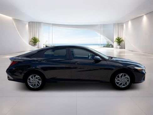 New 2026 Hyundai Elantra Blue FWD image 9