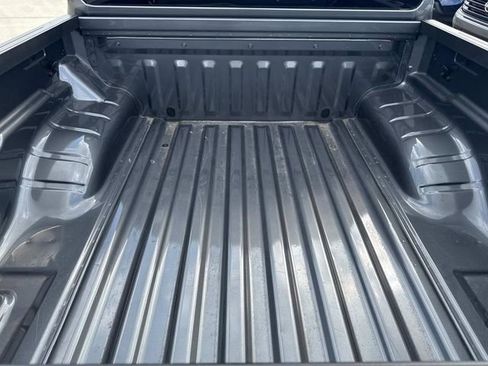 Used 2025 Nissan Frontier SV w/ Tow Package image 12