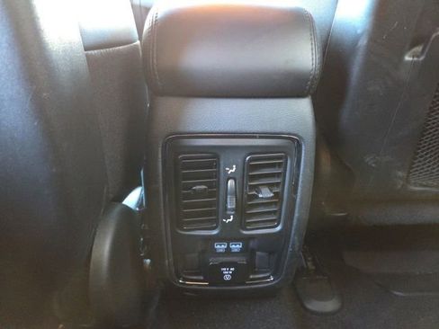 Used 2019 Jeep Grand Cherokee Limited image 23