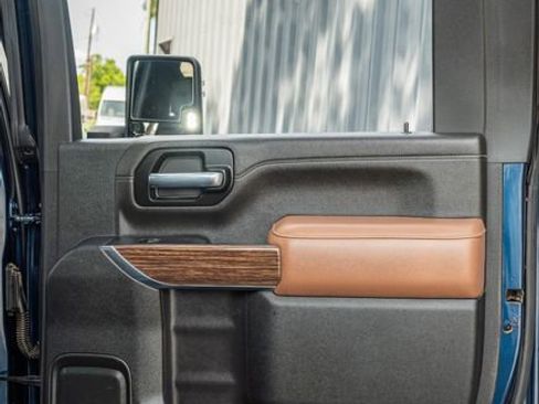 Used 2022 Chevrolet Silverado 3500 High Country image 39