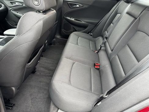 Used 2018 Chevrolet Malibu LT image 6