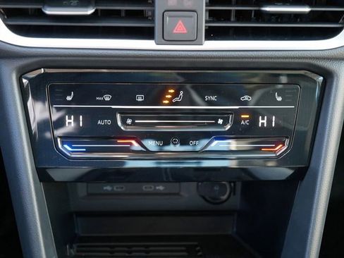 New 2026 Volkswagen Taos SE AWD/4WD image 11