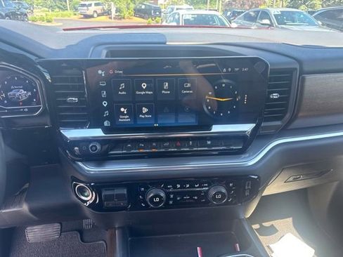 Certified 2025 Chevrolet Silverado 1500 High Country AWD/4WD image 11