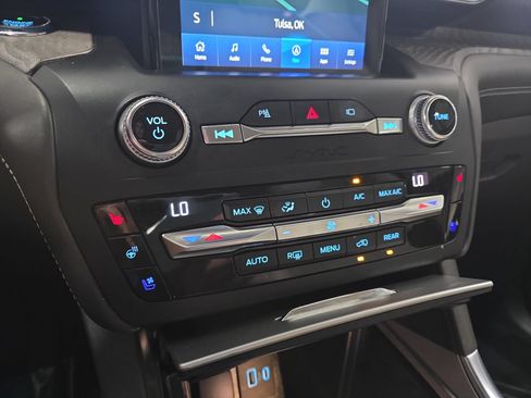 Used 2020 Ford Explorer Platinum AWD/4WD image 24