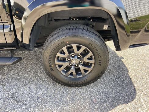Used 2023 Toyota Tacoma SR5 w/ Technology Package RWD image 18