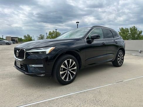 Certified 2023 Volvo XC60 B5 Core w/ Climate Package AWD/4WD image 4