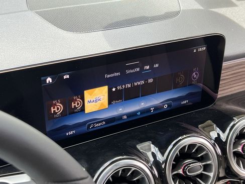 New 2026 Mercedes-Benz GLB 250 4MATIC image 23
