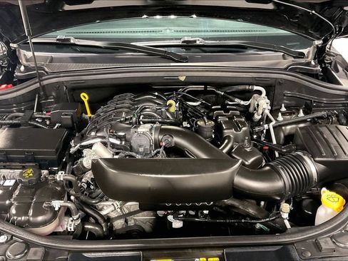 Used 2025 Dodge Durango GT AWD/4WD image 11