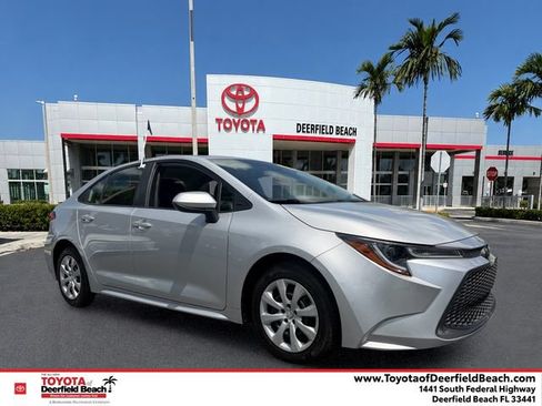 Certified 2022 Toyota Corolla LE FWD image 1