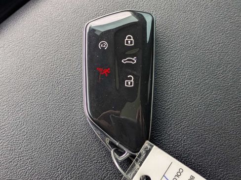 Used 2024 Volkswagen Atlas SEL AWD/4WD image 36