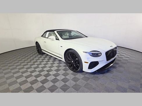Used 2025 Bentley Continental GTC AWD/4WD image 34