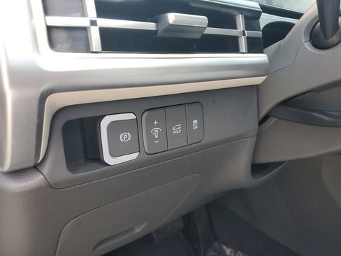 Used 2025 Hyundai Santa Fe SE FWD image 25