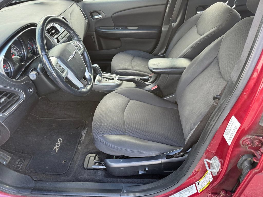 Used 2014 Chrysler 200 Touring FWD image 10