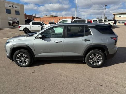 Used 2025 Chevrolet Equinox LT w/ Safety and Technology Package image 6